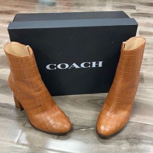 Coach boots size 6.5B Brand New!